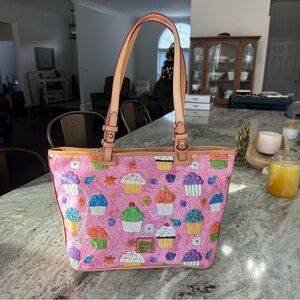 DOONEY & BOURKE Rare CUPCAKE SMALL LEISURE SHOPPER Baker
